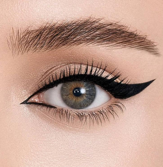 Natasha Denona Macro Blade eyeliner tip close-up showing precise glide.
