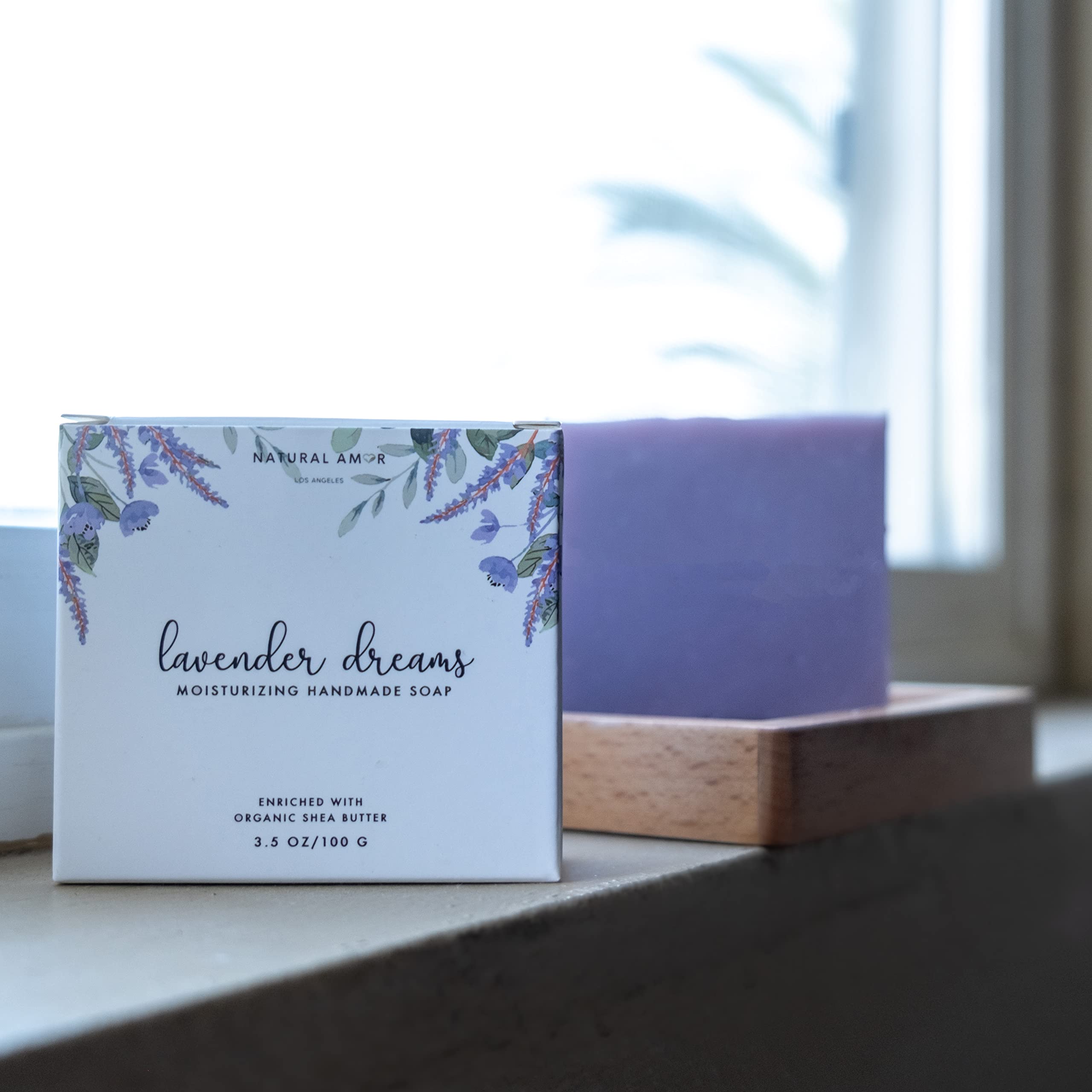 Natural Amor Los Angeles olive oil enriches moisturization and smoothness.