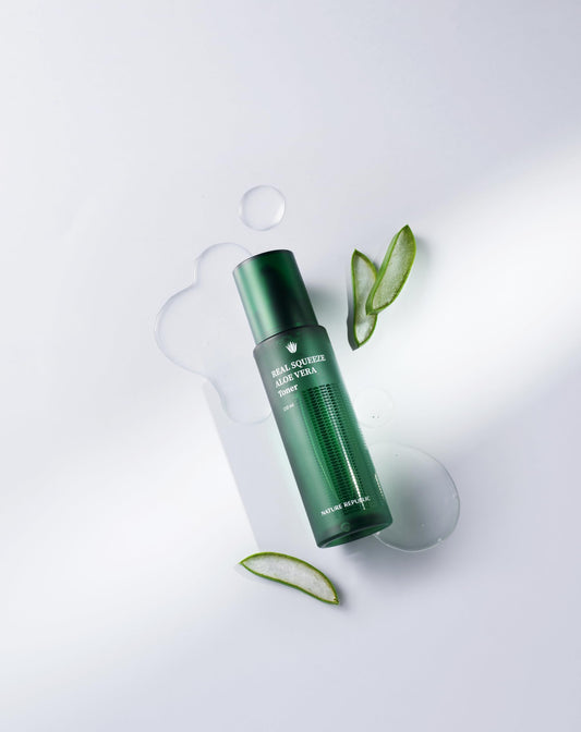 Nature Republic Real Squeeze Aloe Vera Toner texture swirls for fast-absorbing hydration.