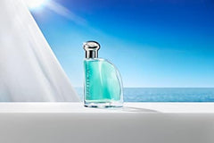 Nautica Classic base notes visual; sandalwood and amber create a lasting woody finish.