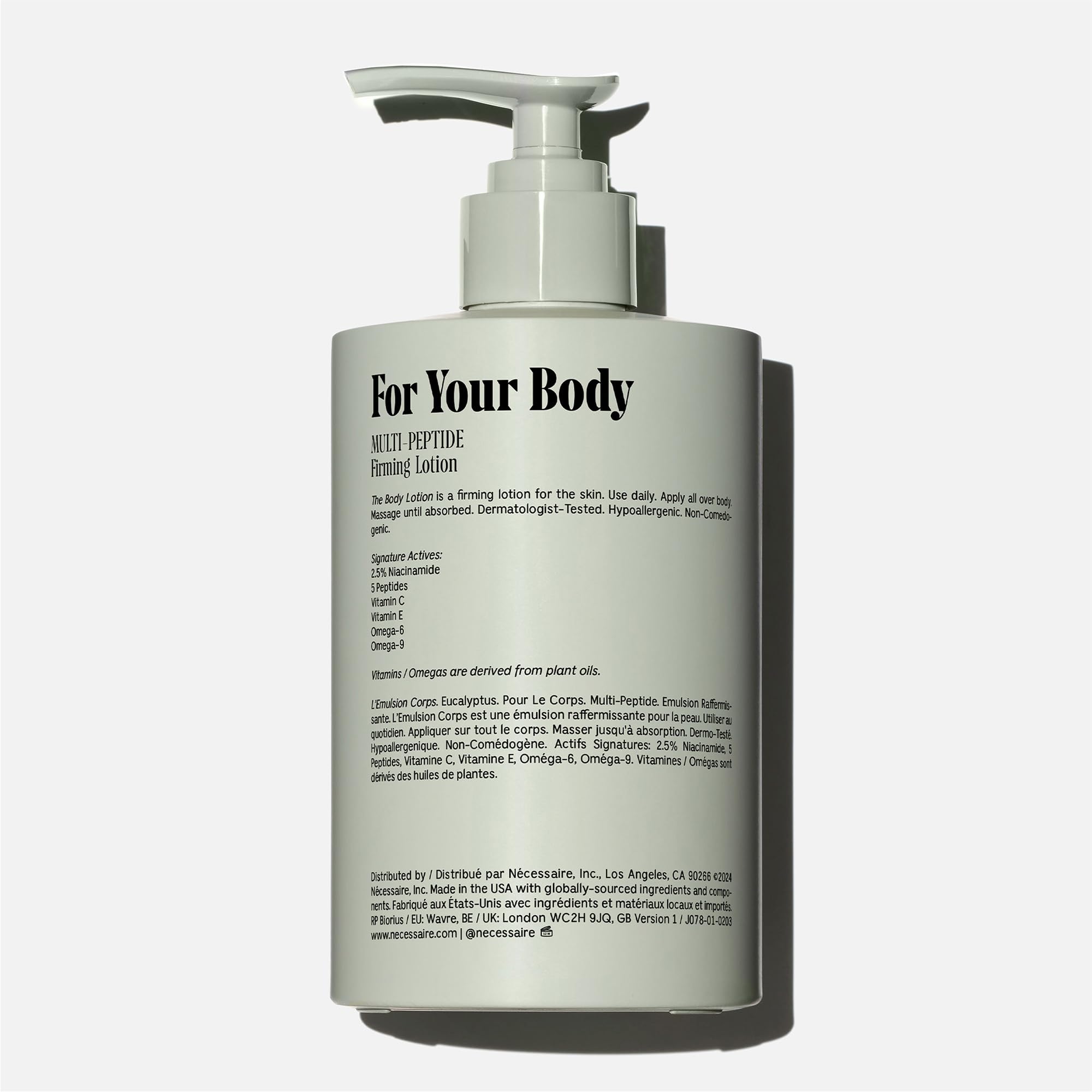 Nécessaire Eucalyptus bottle pour demonstrates easy application for quick, even moisturization