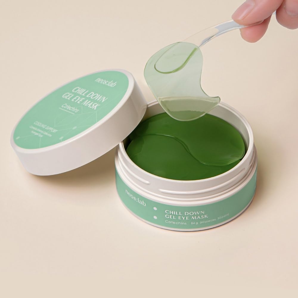 Arnica and caffeine blend may reduce under-eye fatigue and visible puffiness.