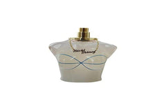 Nicki Minaj Pink Friday bottle pour, long-lasting fragrance for day-to-night wear.