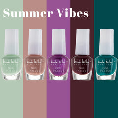 Nicole Miller New York nails wearing multiple shades for mix-and-match style.