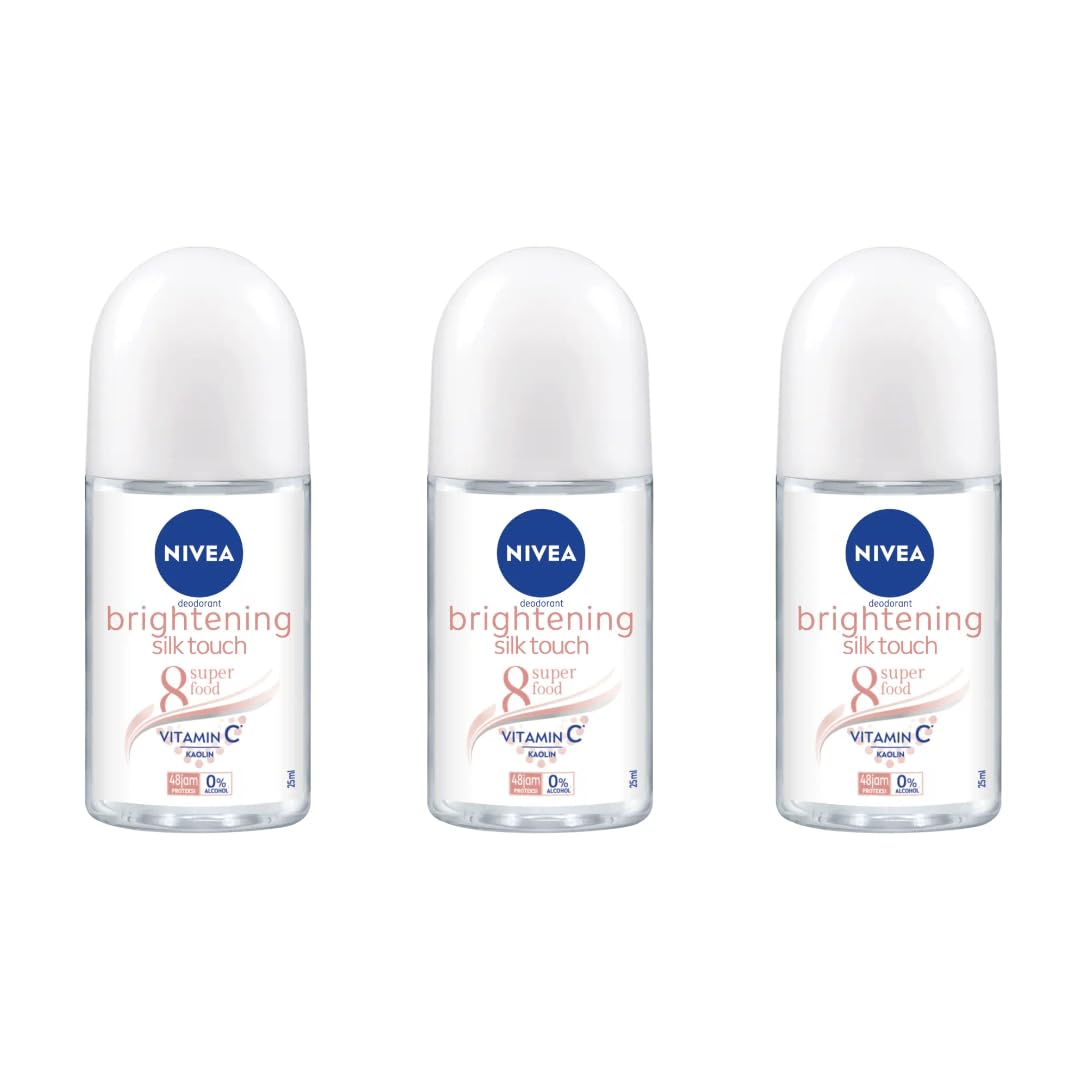 NIVEA Extra Brightening bottle-dispense view highlighting quick absorption and lightweight feel