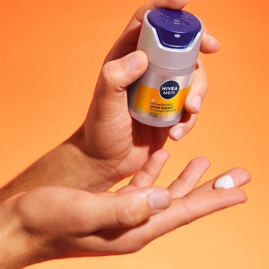 NIVEA MEN Skin Energy texture swatch highlighting lightweight, quick-absorbing moisture