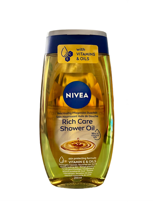 NIVEA Shower Oil foam-lather image showing rich foam and moisturized skin after shower.