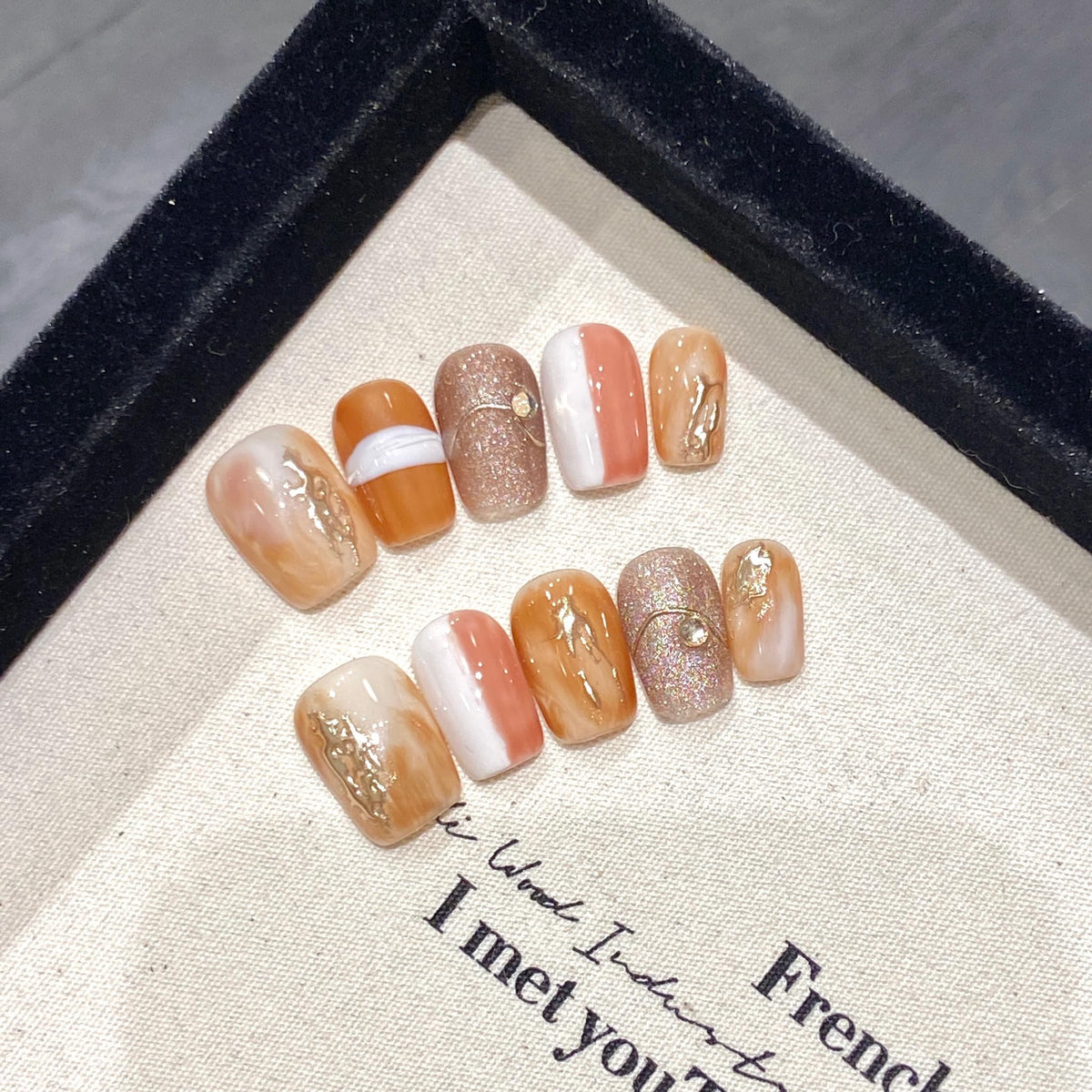 NLSJMP 3D gel nails caramel blend in a short square shape for everyday elegance