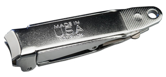 No-mes clipper with built-in laser-cut nail file for quick shaping