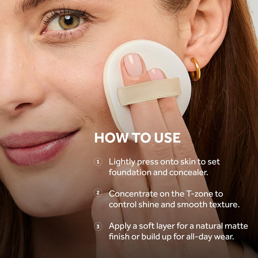 No7 powder absorbs oil, helping skin stay fresh with minimal shine.