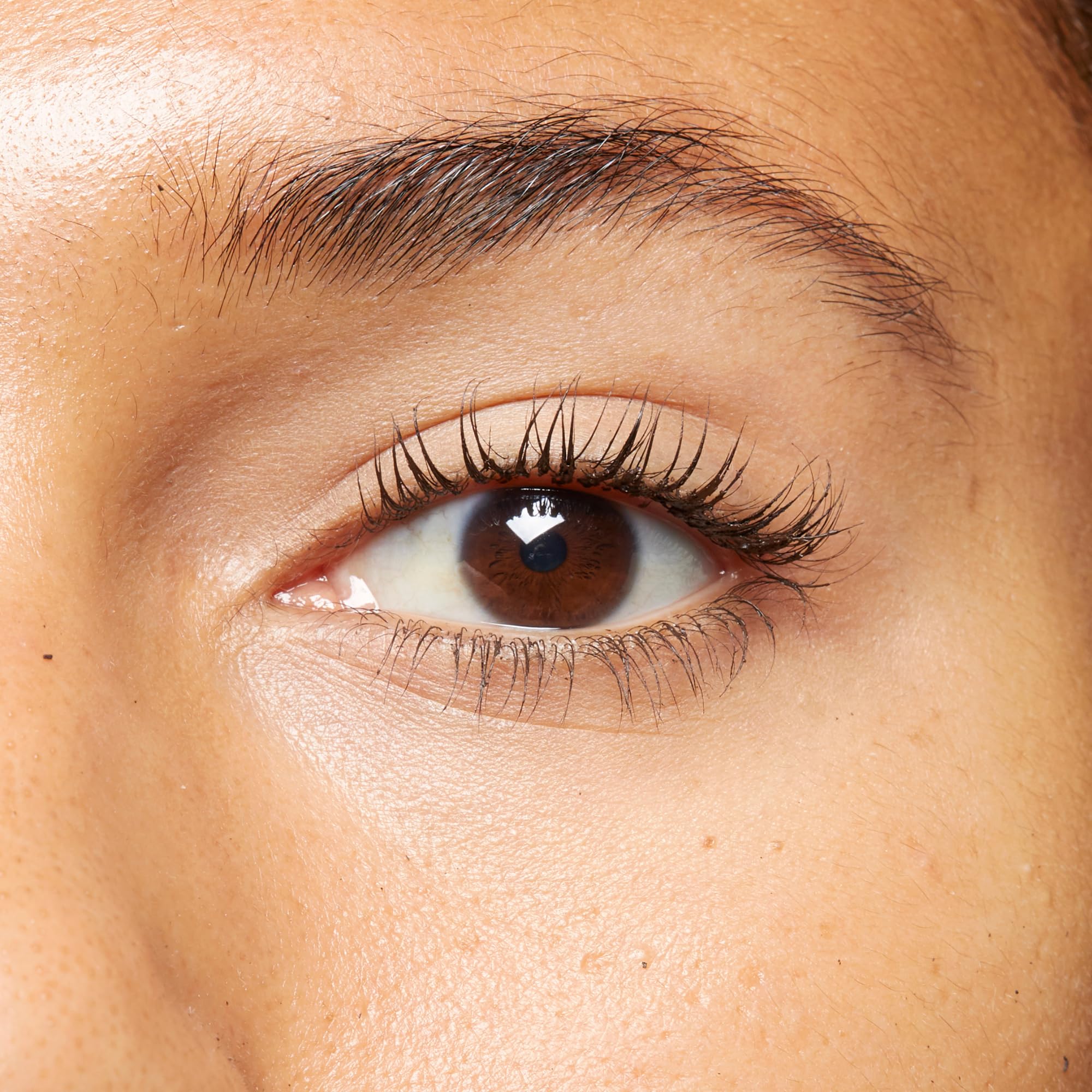 No7 Stay Perfect Mascara close-up wand applying even lash coating from base.