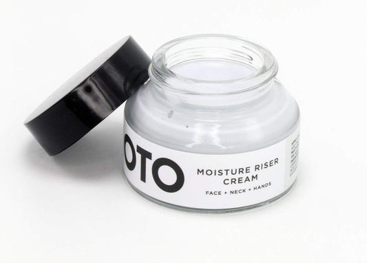 NOTO Botanics cream texture closeup shows smooth, fast-absorbing hydration.
