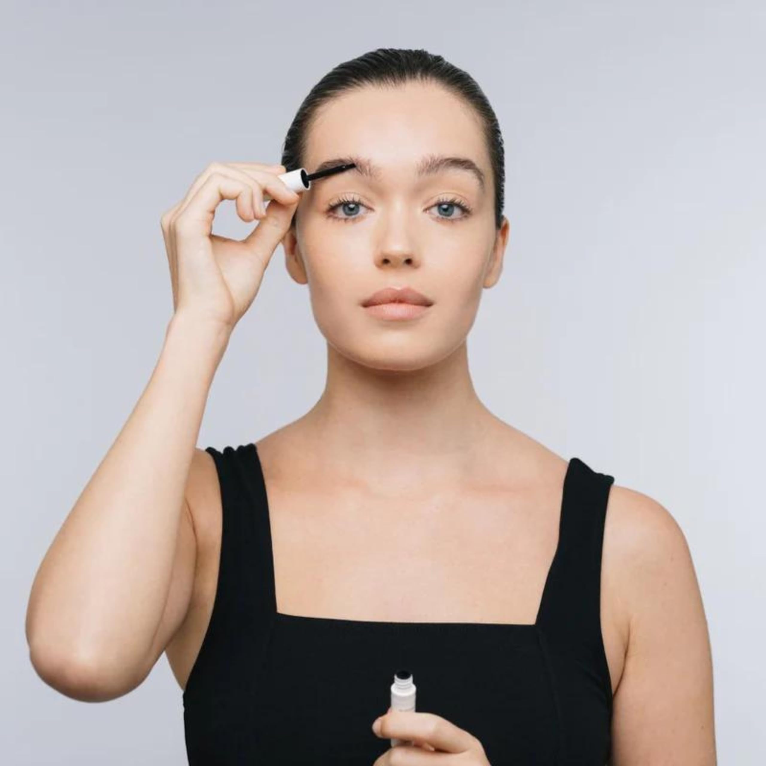 Nu Skin Nu Colour Lash + Brow Serum lashes and brows look enhanced.