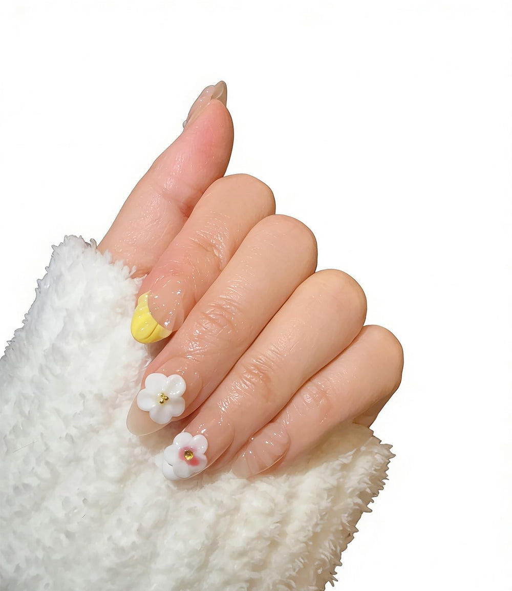 Ocean A04 nails showcasing pearls and starfish accents for beachy style