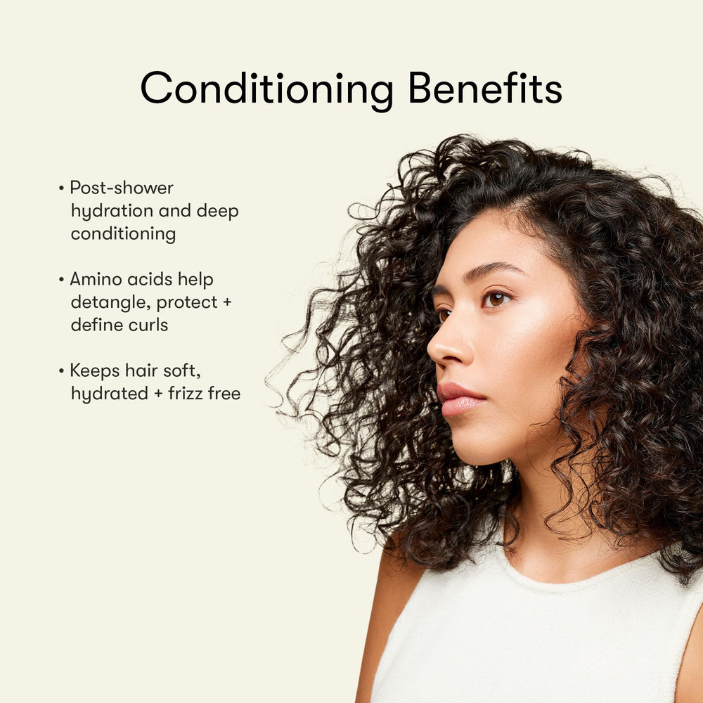 Odele leave-in on frizzy hair demonstrates control and defined movement.