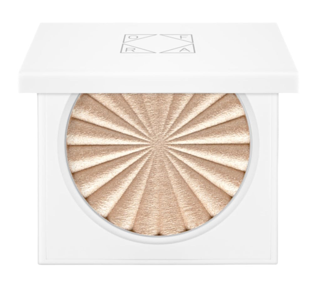 Ofra The Hills highlighter compact front view delivering champagne glow for natural radiance.
