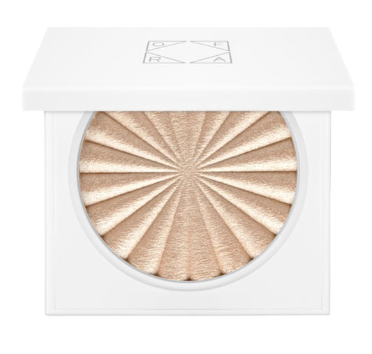 Ofra The Hills highlighter compact front view delivering champagne glow for natural radiance.