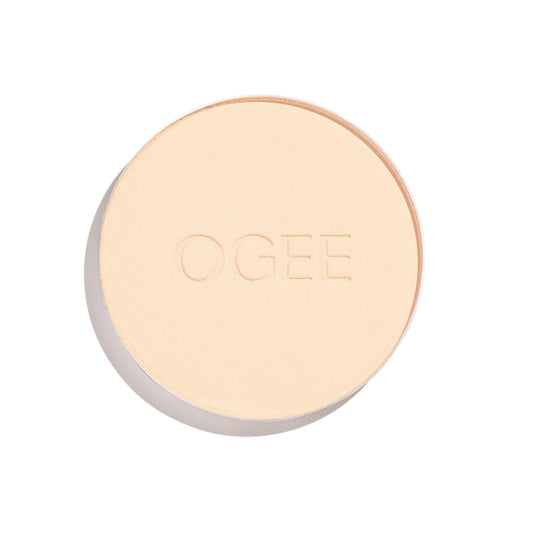 Ogee Sculpted Setting Powder case provides portable coverage with a refined blurring finish.