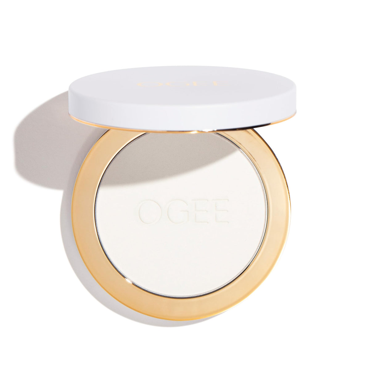 Ogee Sculpted setting powder in Stone case shows a weightless, second-skin finish.