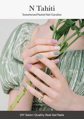 Contents of the ohora kit: 30 wraps and tools for at-home manicure.