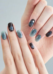 ohora N Stay Wild pink and gold accents for chic, long-lasting pedi.
