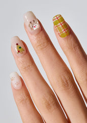 Ohora N Beary Merry close-up patterns highlights variety for personalized nails.