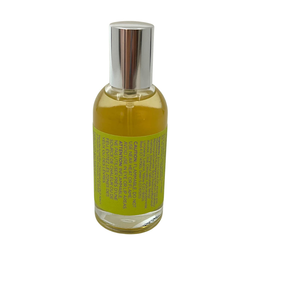 Golden Pear & Woods spray cap, ideal for on-the-go touchups and quick fragrance boosts.