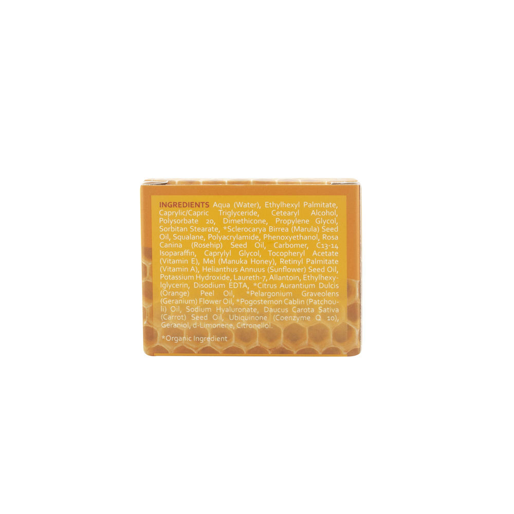 Om She Organic Marula Oil pour emphasizes antioxidants and fatty acids.