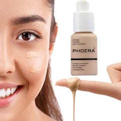 Omaky Phoera Foundation texture closeup highlights fine, air-light texture and comfortable wear.