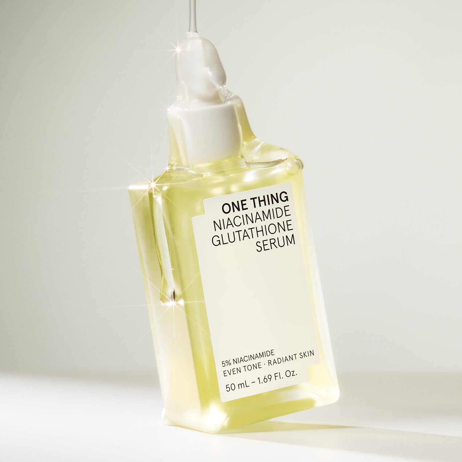 Packaging image of One Thing Niacinamide Glutathione Serum with clean design