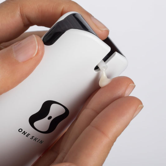 Close-up of OS-01 mini bottle pump, easy to dispense a small amount.
