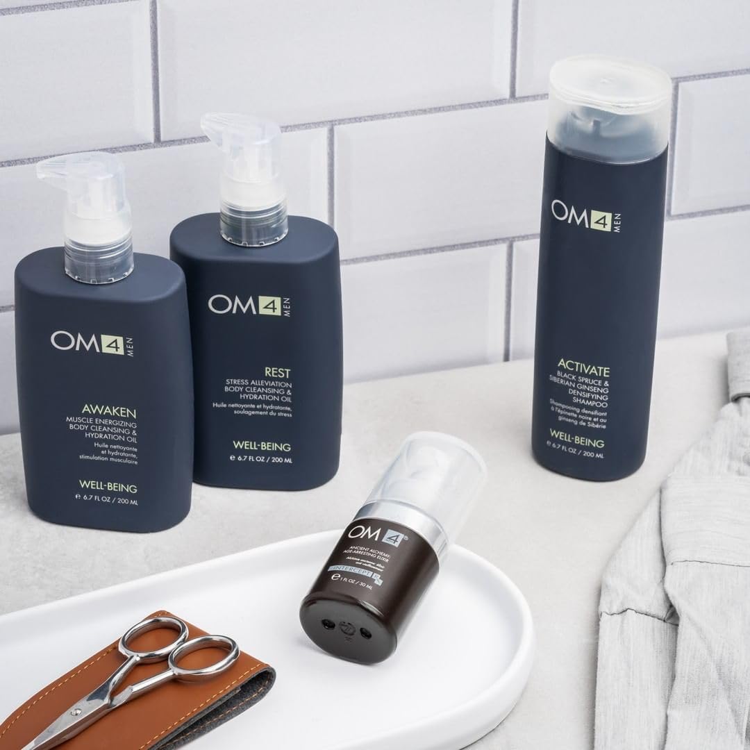 Organic Male OM4 Activate hair lather shows rich foam for gentle cleansing and subtle volume