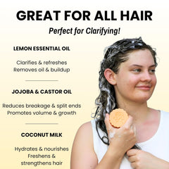 Otter co bar in hand applying to wet hair to show easy, waste-free use