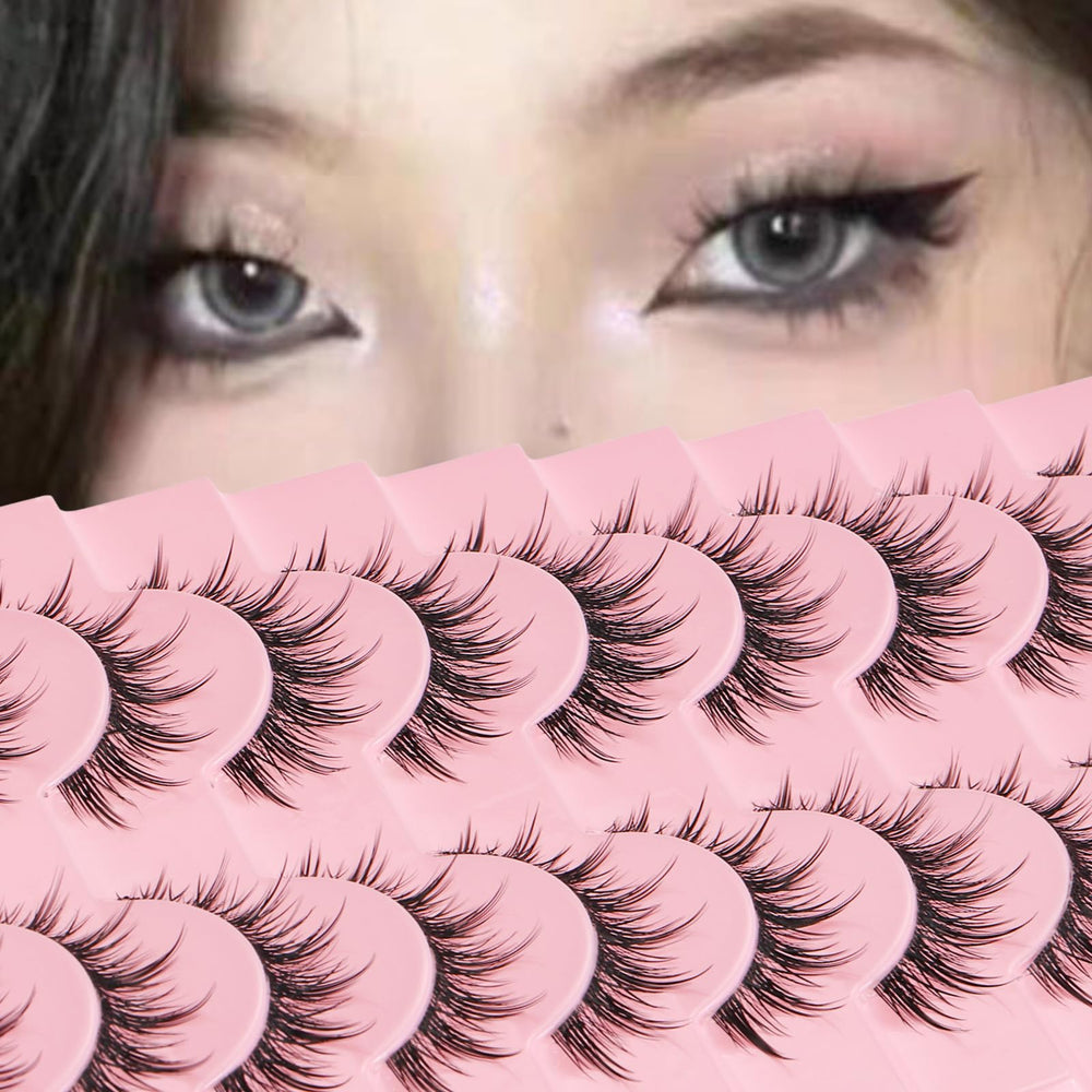 outopen manga lashes with clear band for natural blend and easy daily wear.
