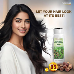 Patanjali Kesh Kanti Reetha shampoo lathering on dry hair, mild cleanse