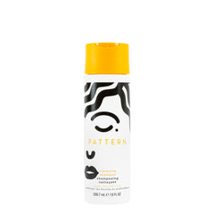 PATTERN Beauty cleansing shampoo bottle pouring to refresh curly hair