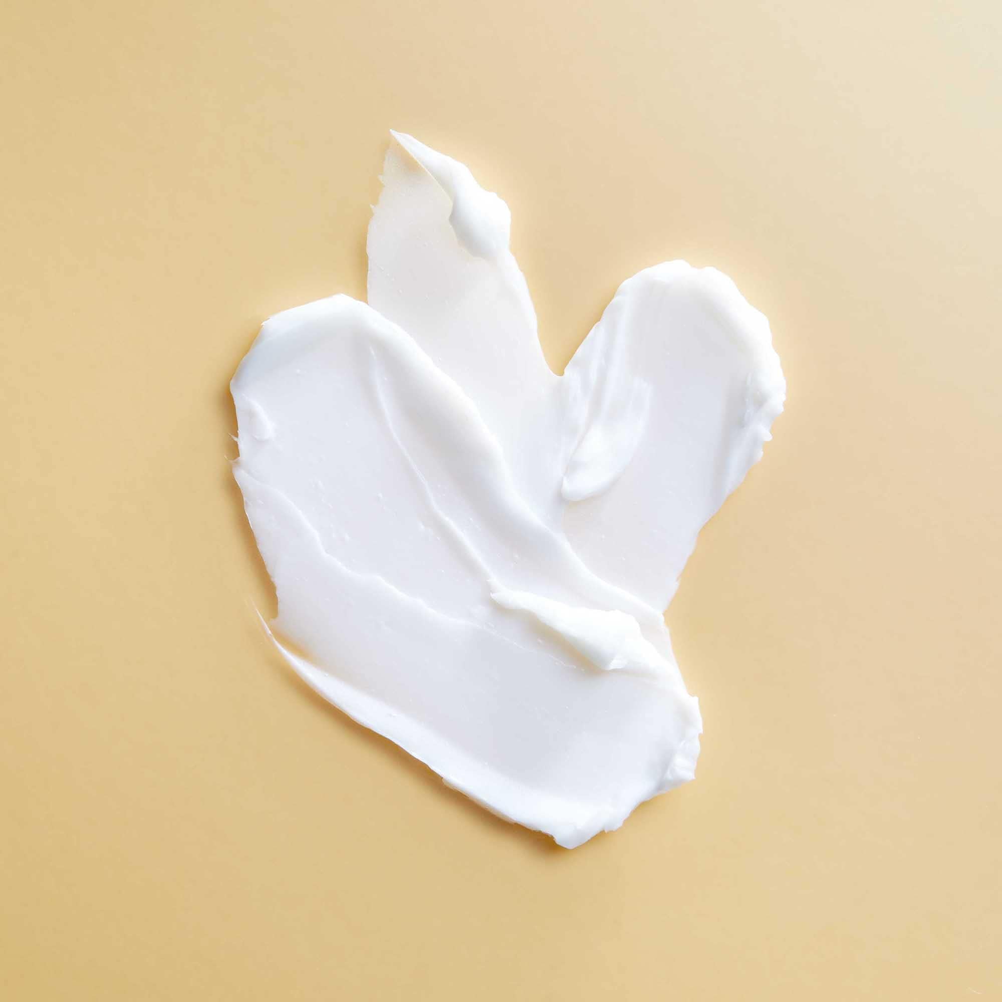 PATTERN Beauty label closeup highlights nourishing ingredients for 3a-4a curls
