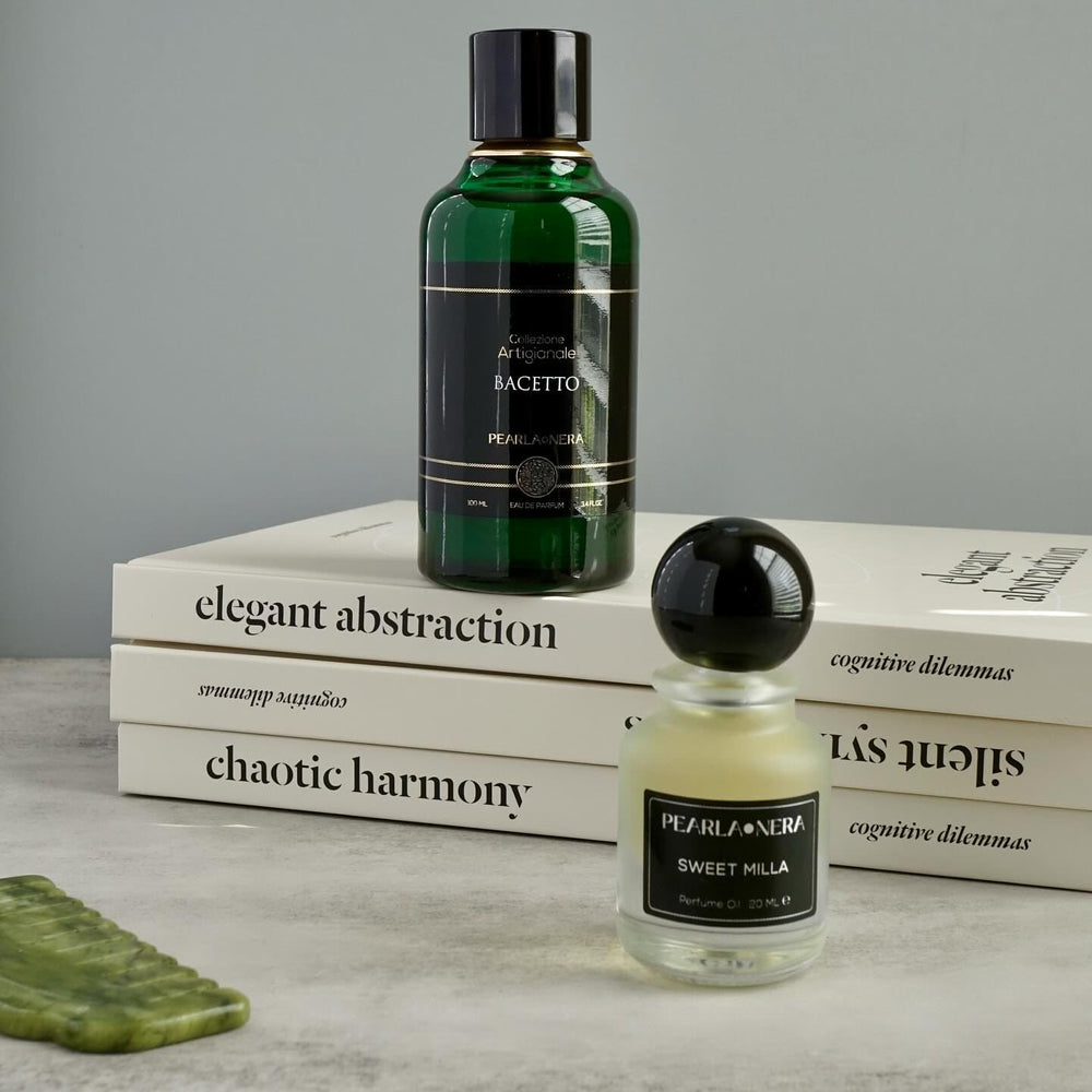 PEARLANERA DAREEN packaging box presents a premium unisex fragrance experience.