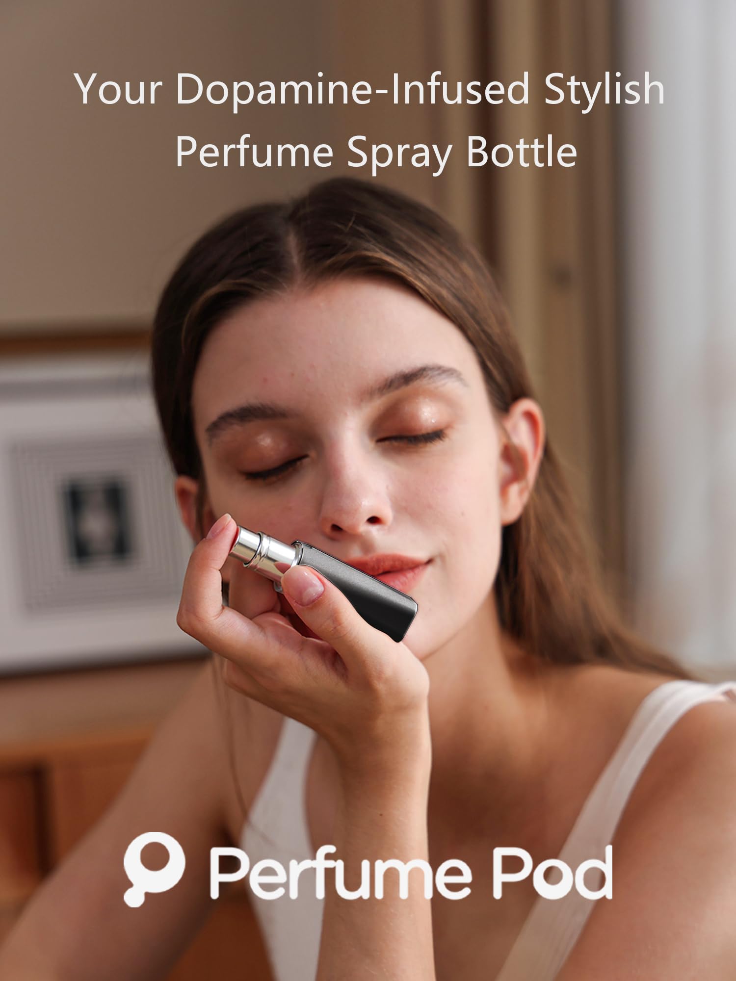 Perfume Pod ATOM01 black demonstrates travel-friendly size for pockets and purses.