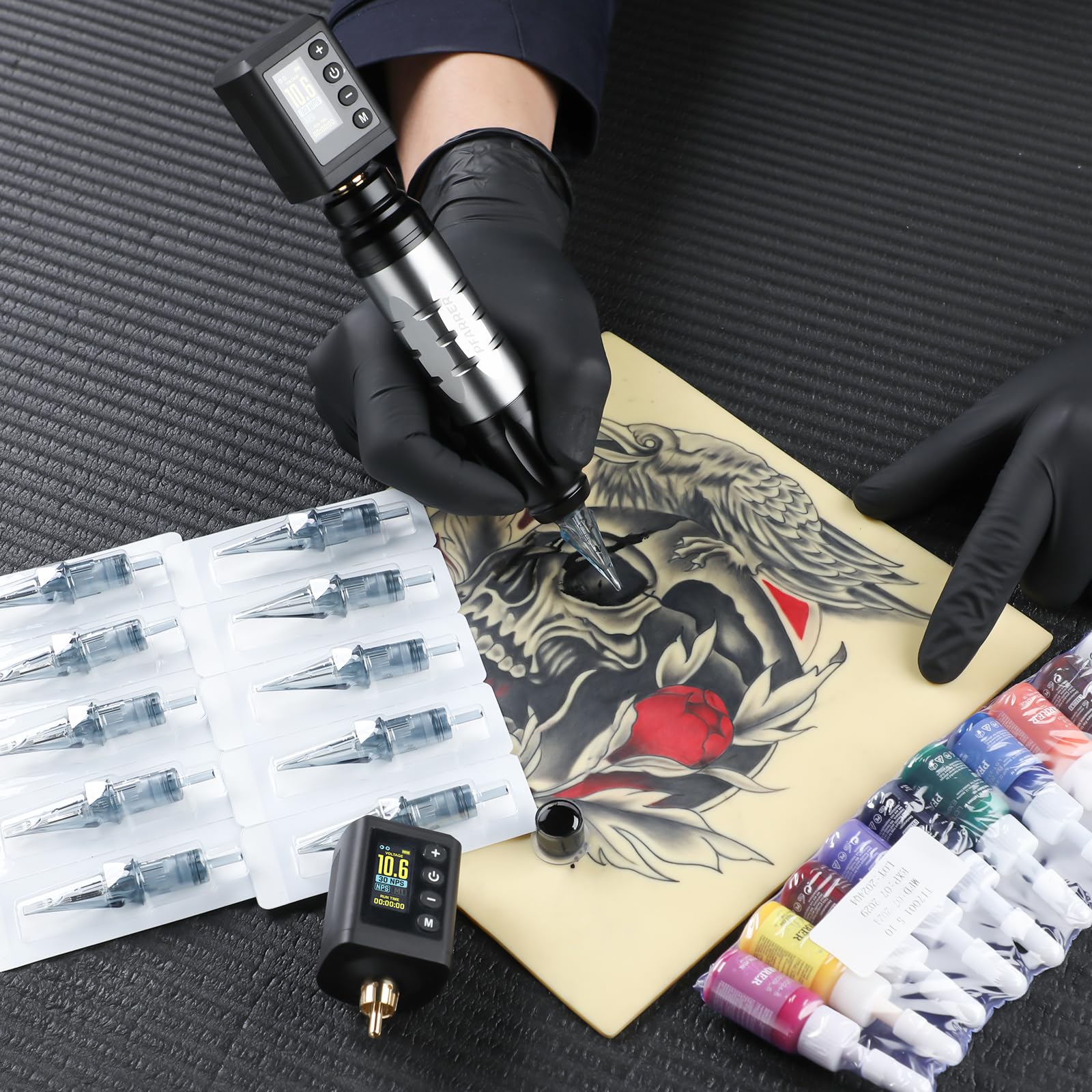 PFARRER disposable gloves provide hygienic protection during sessions.