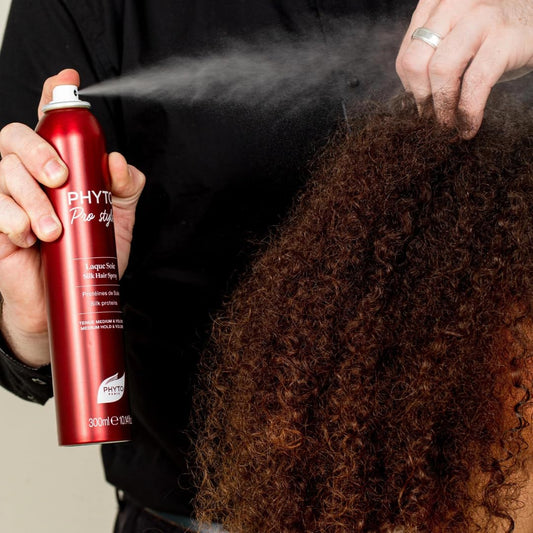 PHYTO PRO STYLE Laque Soie mist spray for lightweight, flexible hold on hair.