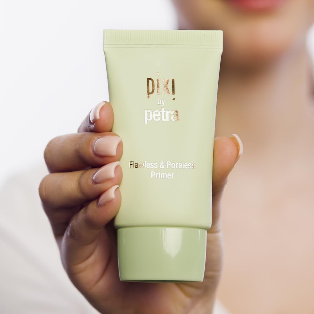 Pixi Flawless & Poreless Primer delivers oil-free shine control for lasting makeup.
