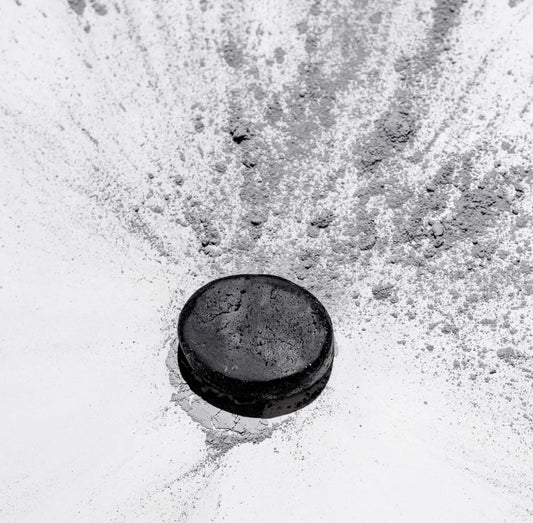 Plantmade shampoo bar with charcoal and rosemary detoxes the scalp for a refreshed feel.