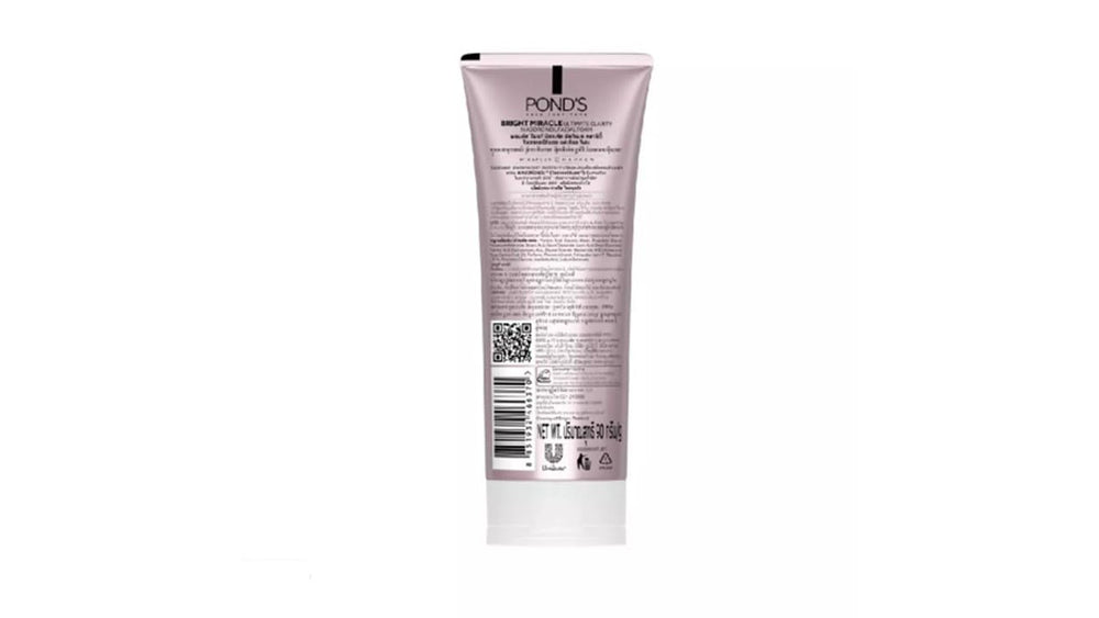Ponds Bright Miracle Ultimate Clarity foam lather shows creamy texture for gentle cleansing.