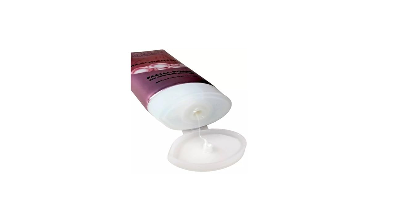 Ponds Bright Miracle tube shown for routine use and refreshing cleanse.