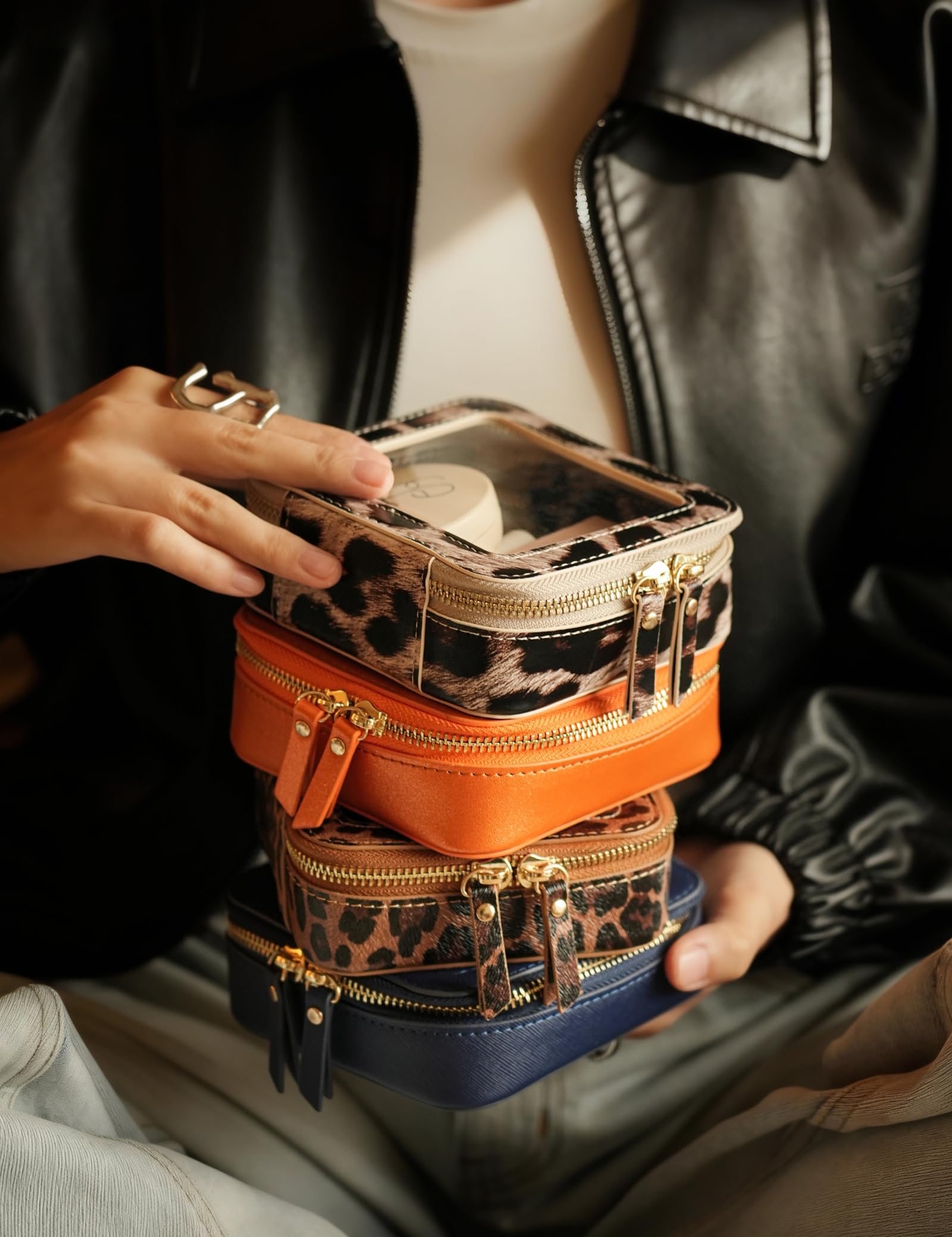 Popvibe on-the-go bag keeps essentials at your fingertips