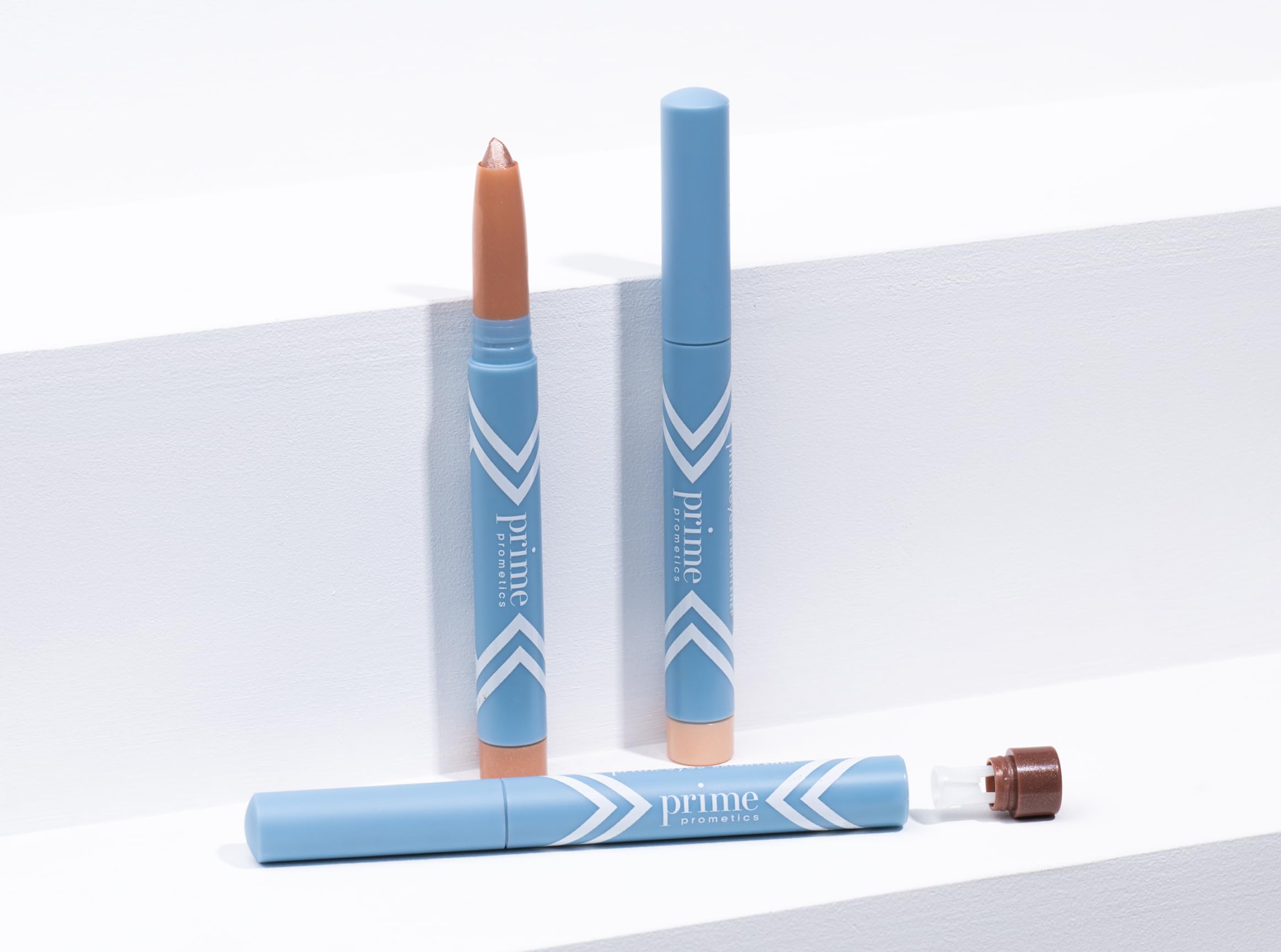PRIME PROMETICS PrimeEyes radiant lid look in seconds with simple swipes.