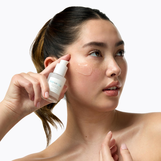 PRYMORA Hydrating Jelly Serum texture closeup shows silky glide for hydration