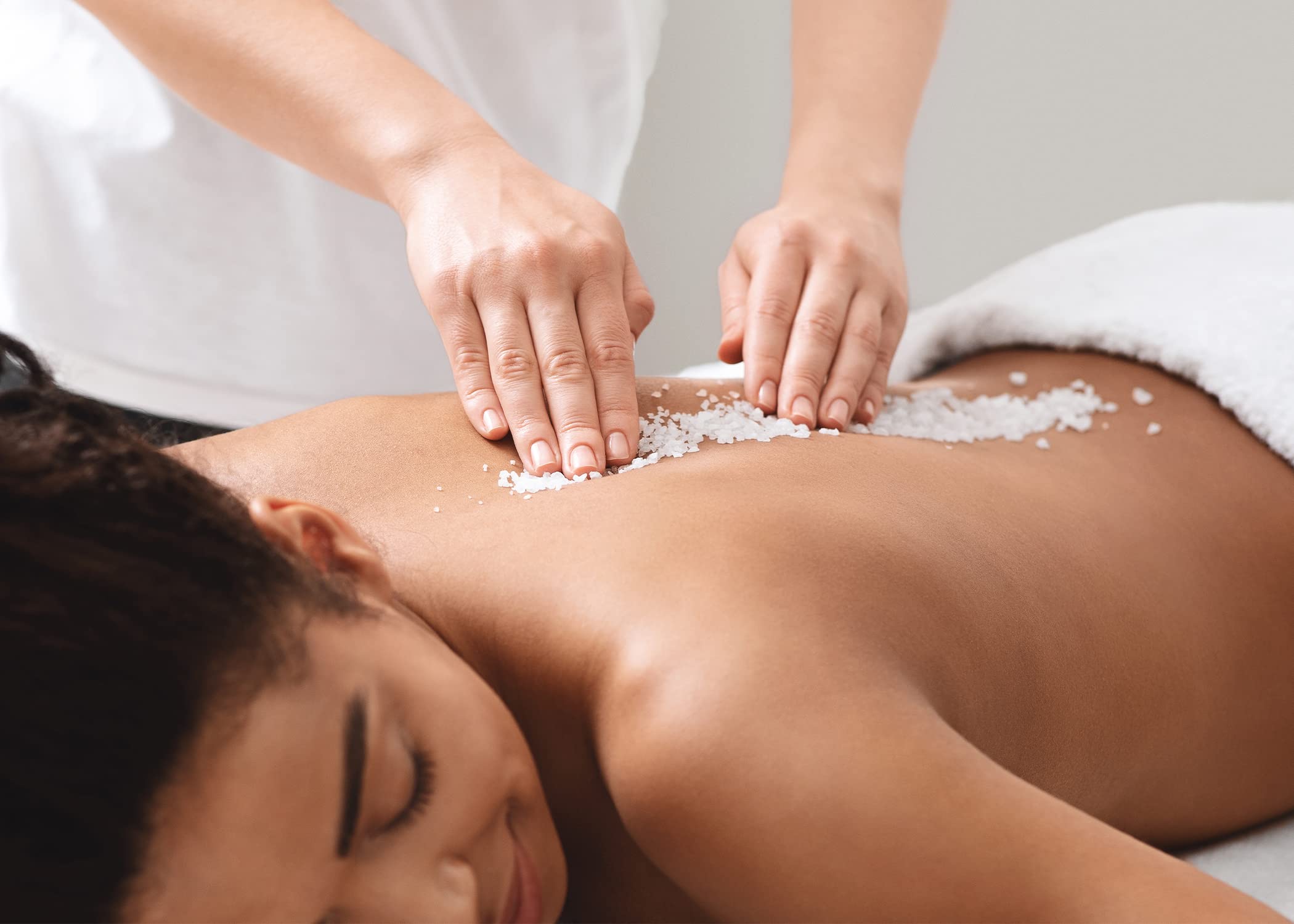 Pure Original Ingredients Epsom Salt for DIY bath bombs, easy to blend with other ingredients.