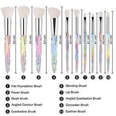 Pure Vie mascara provides dramatic volume with smudge-resistant wear
